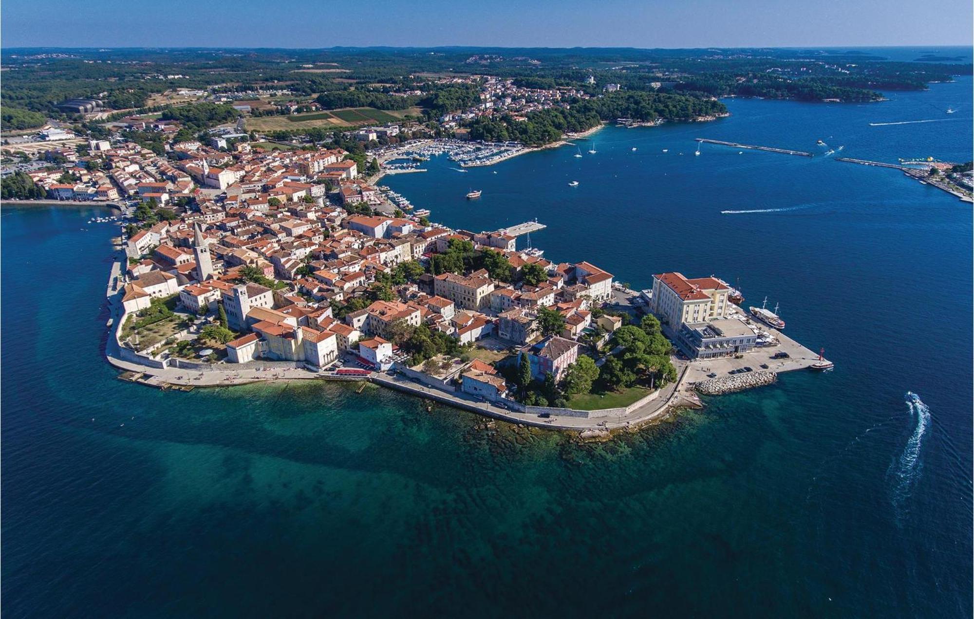Beautiful Apartment In Porec With Kitchen Exteriér fotografie